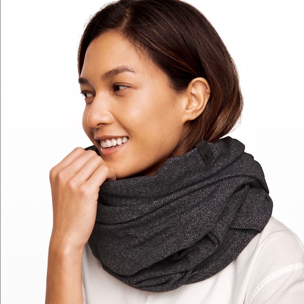 Lululemon vinyasa scarf